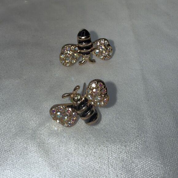 Betsey Johnson Bumble Bee Stud Earrings, Gold Tone, Pave Effect, Great Condition - Picture 5 of 7